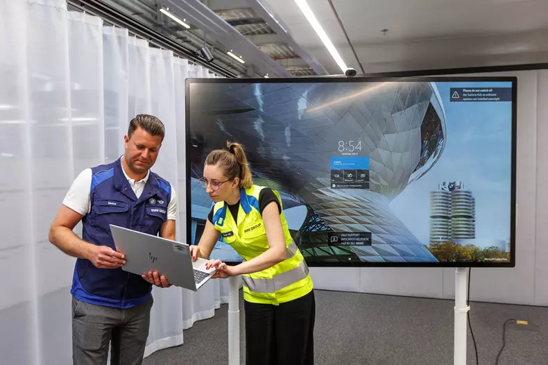 P90617971_highRes_bmw-group-plant-debr