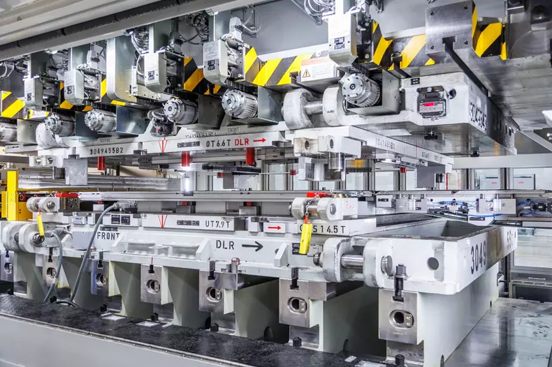 P90618012_highRes_bmw-group-plant-debr