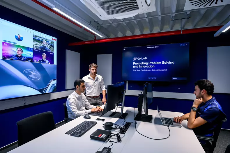 P90618047_highRes_bmw-group-plant-debr