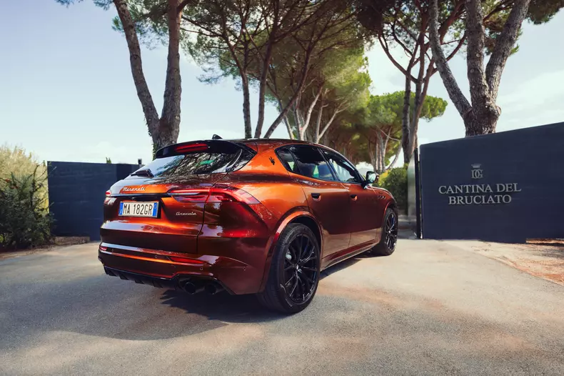 02_Maserati Grecale Tributo Il Bruciato_Il Bruciato cellar