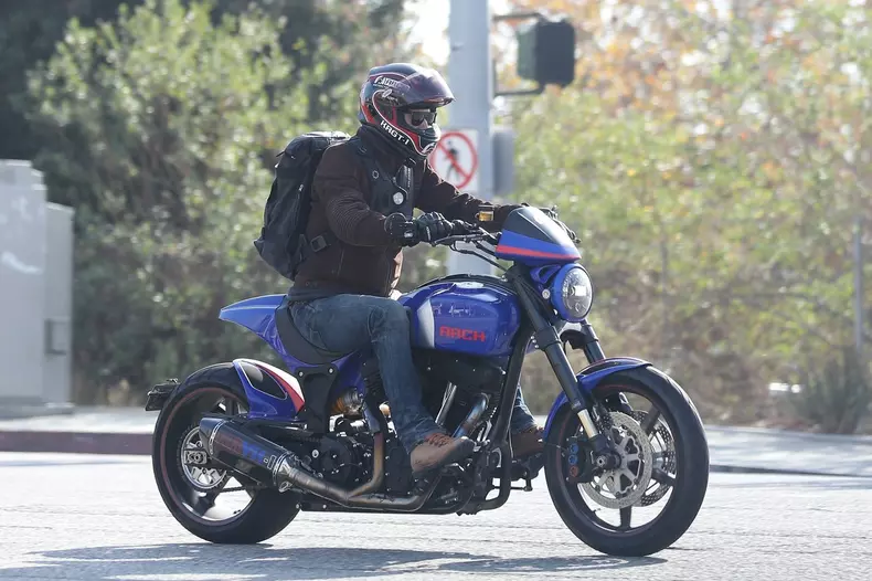 *EXCLUSIVE* Keanu Reeves shows off his very fit bod at 56 as he goes for a swim in Malibu **WEB EMBARGO UNTIL 12:15 PST on January 6, 2021**