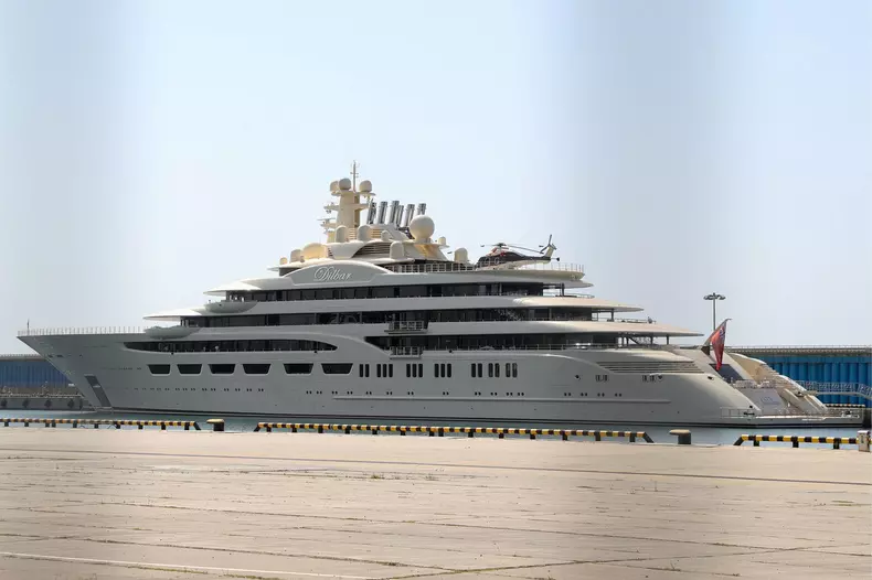 Alisher Usmanov's yacht Dilbar in Sochi