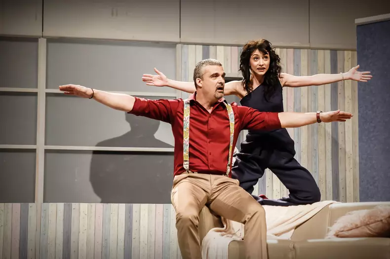teatru-eu-te-cred-da-tu-ma-minti-5