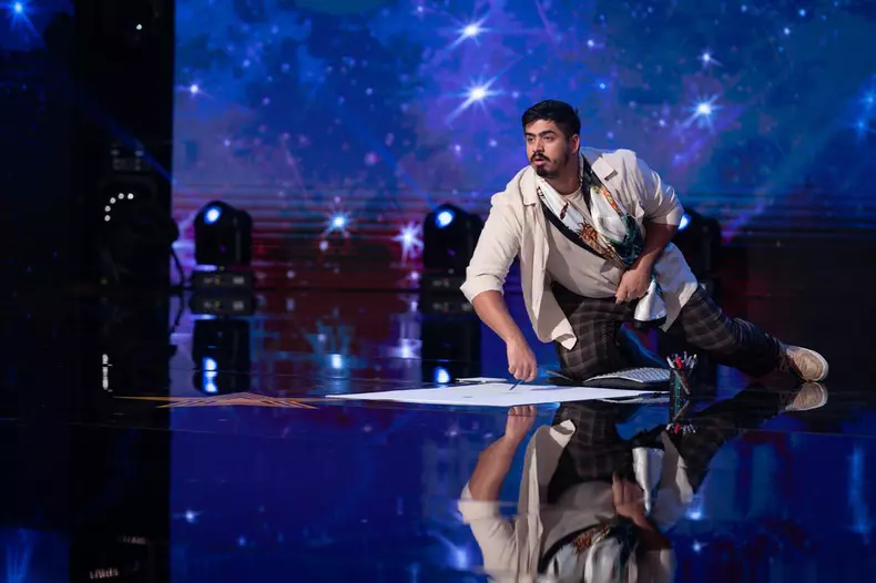 Emanuel Barica - golden buzz Românii au talent (1)