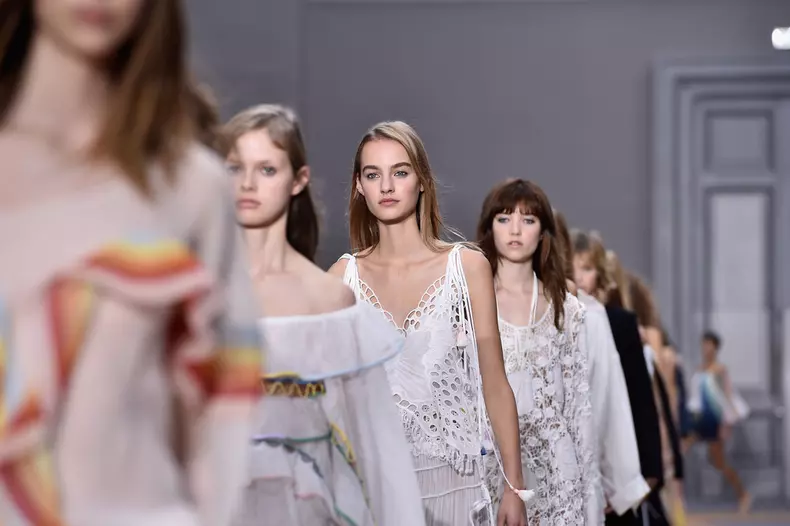 Chloe+Runway+Paris+Fashion+Week+Womenswear+dIjgeByXWTux