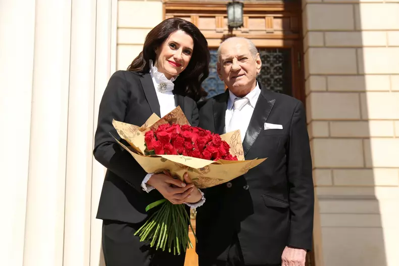 Iuliana Tudor, interviu eveniment cu marele Gheorghe Zamfir (2)