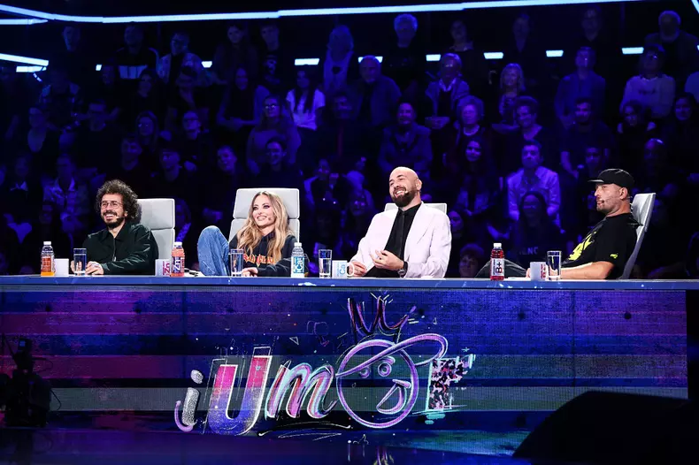 delia-vio-costel-cheloo-juratii-iumor-dima-cubreacov-s-a-calificat-direct-in-finala-sezonului13-iumor