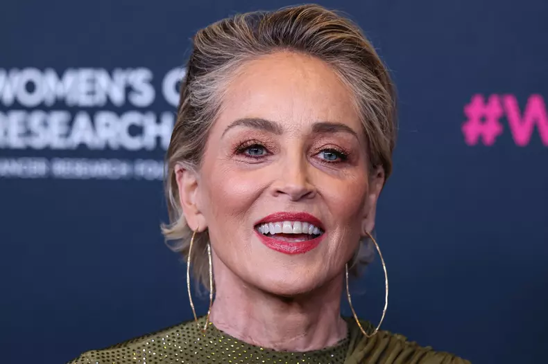 Sharon Stone a pozat în costum de baie la 65 de ani. Cum arată acum actrița din „Instinct primar”