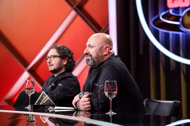 Chefi la cuțite 2023, sezonul 12. Cine a câștigat amuleta. Ce a decis Cosmin Natanticu