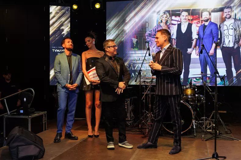 Dani Oțil, discurs acid, la gala Premiilor TVmania 2023. „Acum copiii Andreei Esca sunt vedete la Antena 1” (1)