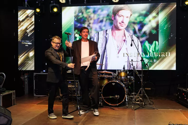 Radu Vâlcan, susținut de Adela Popescu, la Premiile TVmania 2023