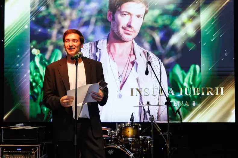 Radu Vâlcan, susținut de Adela Popescu, la Premiile TVmania 2023