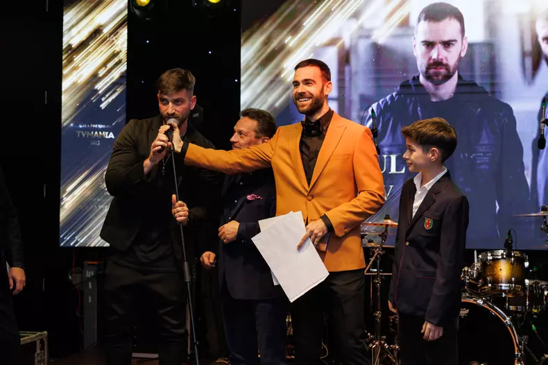 serialul de la Pro TV a primit trofeul pentru Cel mai bun serial românesc în cadrul galei Premiile TVmania 2023 (4)