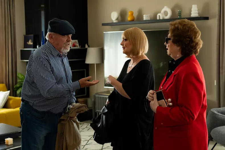 Mihai Dinvale se alătură distribuției din „Lasă-mă, îmi place! Camera 609”