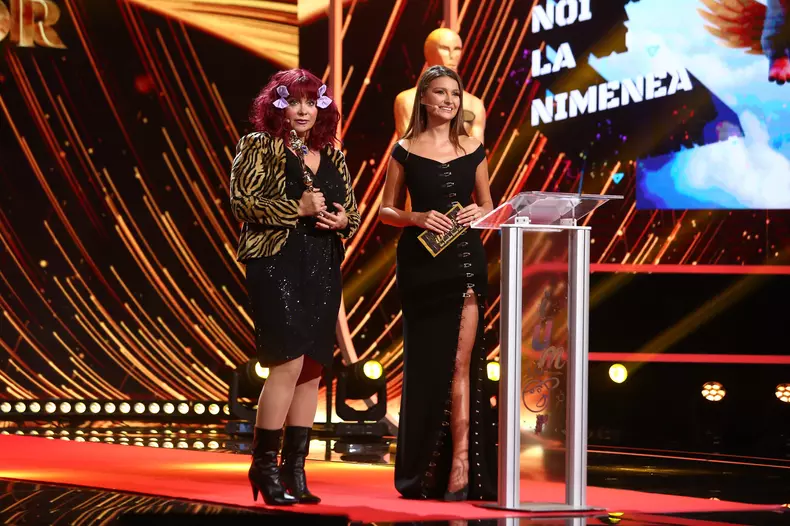 Olivia Păunescu, invitată în Gala Premiilor iUmor  (2)