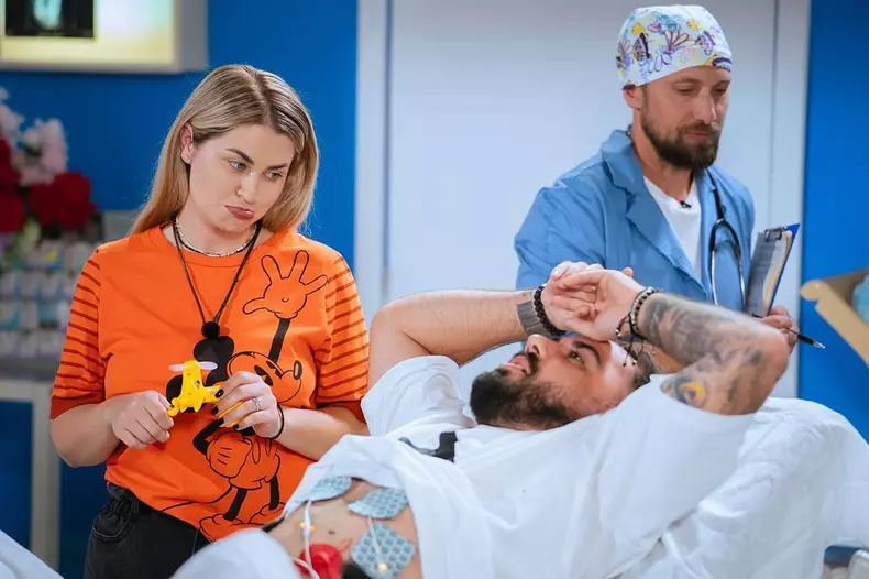 Motivul pentru care Emi nu a vrut să participe la „Power Couple România”. „Toată atenția mea s-a concentrat către Mădălina”. EXCLUSIV (8)