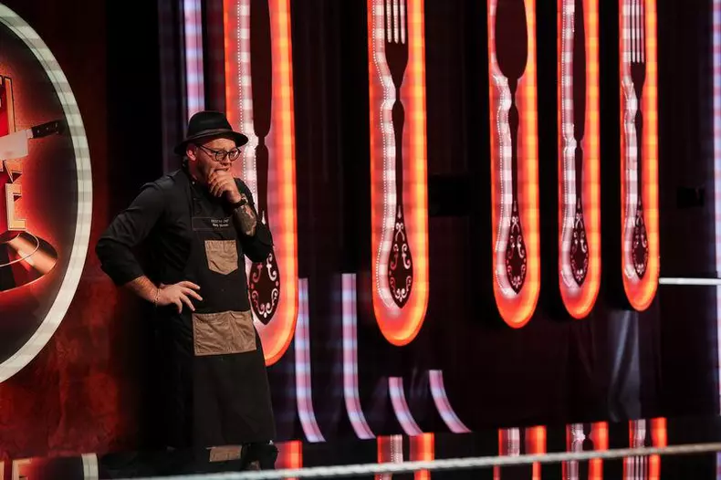 Mario Madalin Dumitru a primit cutitul de aur de la Alexandru Sautner, la Chefi la cutite - 1 aprilie 2024  (3)