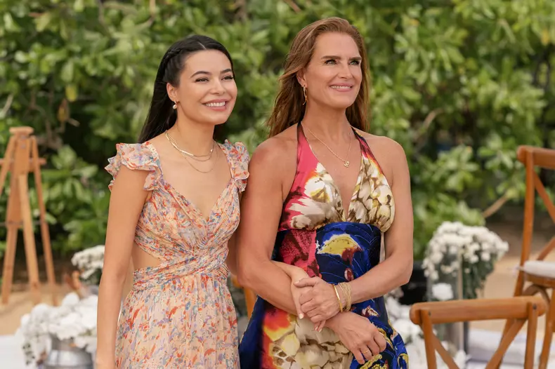 Mama miresei, film Netflix cu Miranda Cosgrove si Brooke Shields