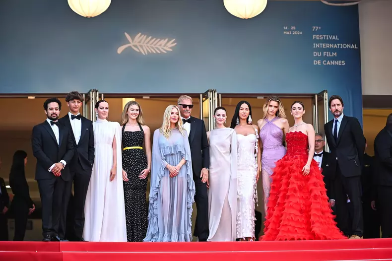 „Horizon: An American Saga” - Covorul roșu - Cea de-a 77-a ediție a Festivalului de Film de la Cannes
