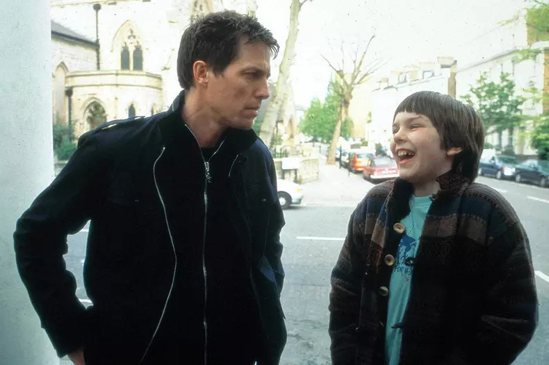 Hugh Grant împărtășește o fotografie emoționantă de la reuniunea cu co-starul său din „About a Boy”, Nicholas Hoult, după 22 de ani.