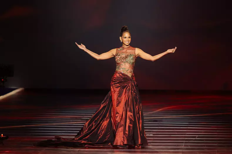 Halle Berry, în rochia celebră în care a câștigat primul ei Oscar 