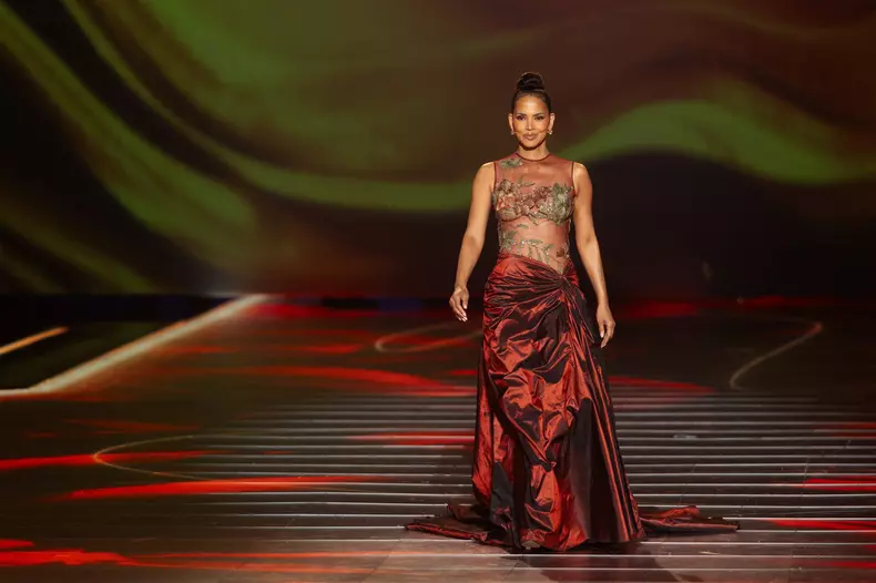 Halle Berry, în rochia celebră în care a câștigat primul ei Oscar 