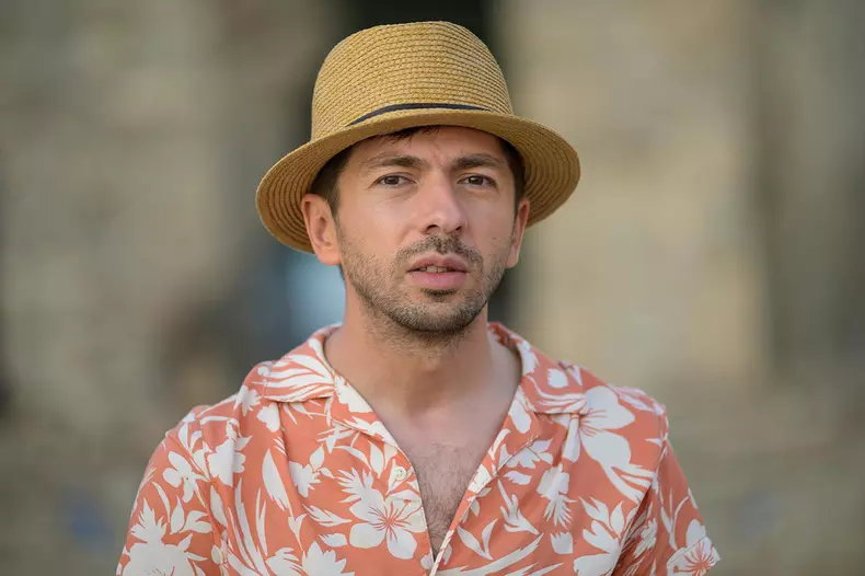 Mircea-Bravo-Moartea-in-vacanta-1