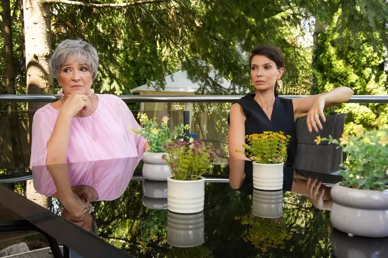 Carmen Ionescu si Alina Chivulescu