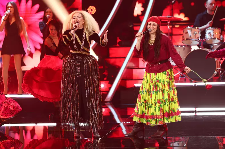 Emy și Laila - Loredana Groza și Carmen Tănase (2)