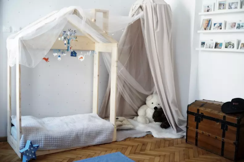 Camera lui Vlad, baietelul Danei Rogoz