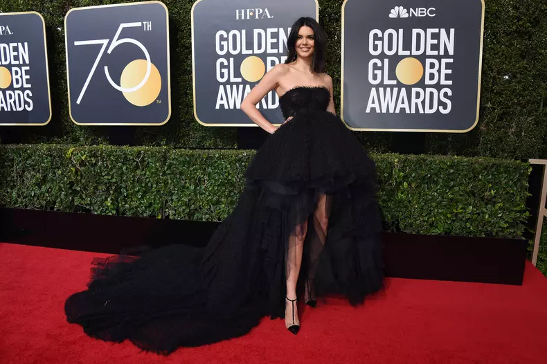 Kendall Jenner - rochie Giambattista Valli