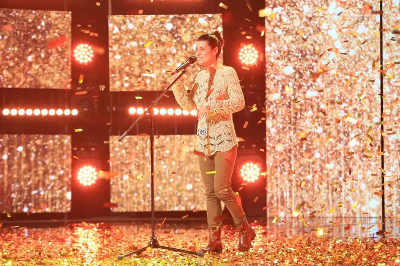 aura-marcu-golden-buzz-romanii-au-talent11