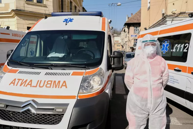 pacient-a-mintit-suspect-coronavirus-ambulantieri-in-carantina-655529