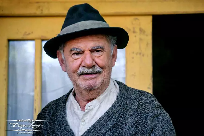 22221808_10212853191716632_658190021673252112_n-1