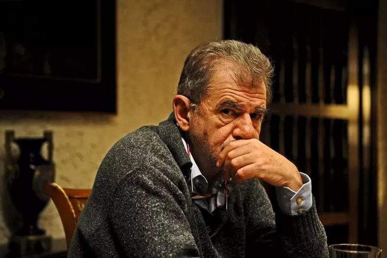 Mama-lui-Florin-Zamfirescu-a-murit.-Actorul-e-devastat-de-durere-8