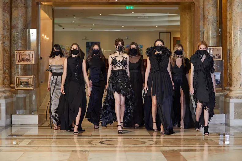 Primul-Fashion-Show-în-format-video-1