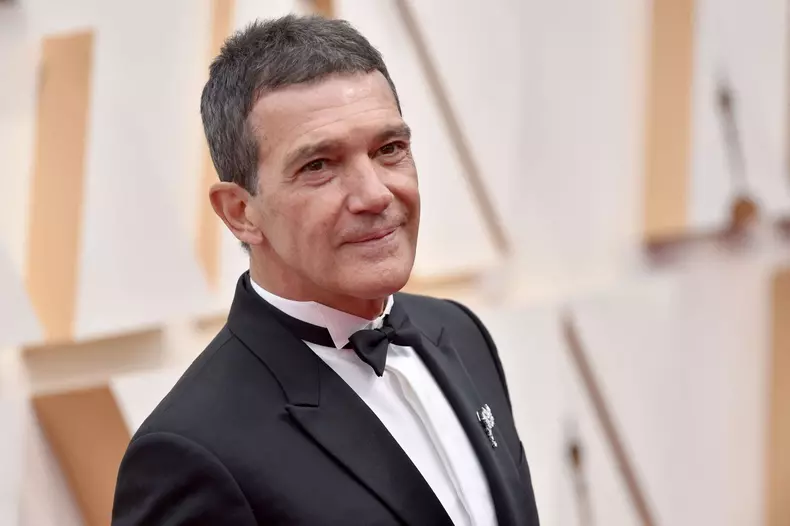 Antonio Banderas are coronavirus