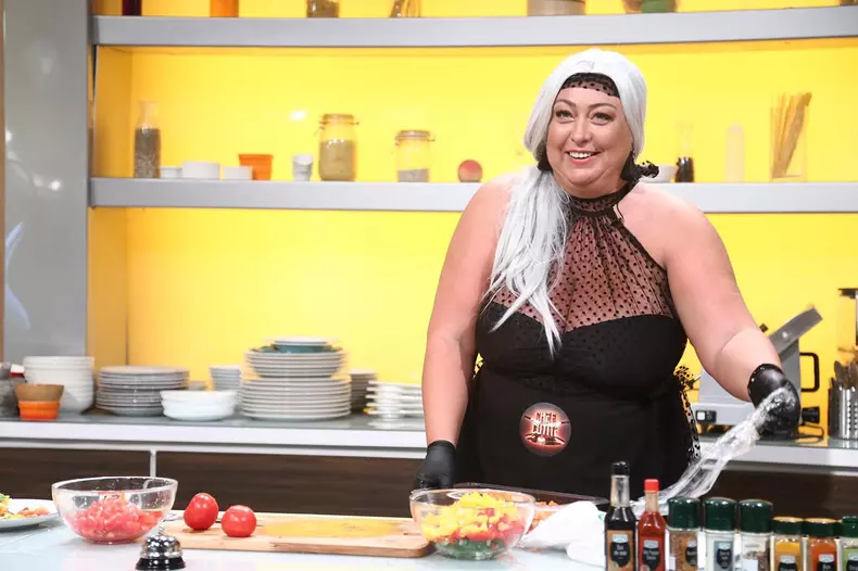 Melinda-Cutur-Chefi-la-cutite-8