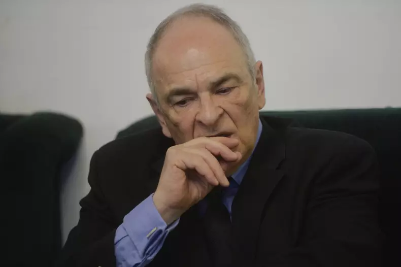 BUCURESTI - DEZBATERE - PROIECTUL DE TARA, INTRE POLITICA SI TEH