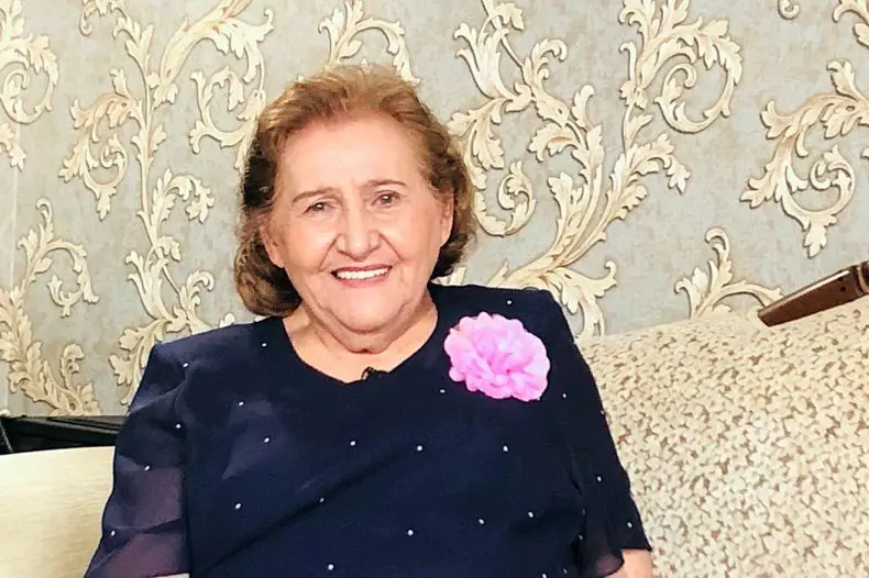 gabi-lunga-foto-tvr-800x533