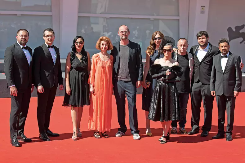 documentarul-colectiv-5-2