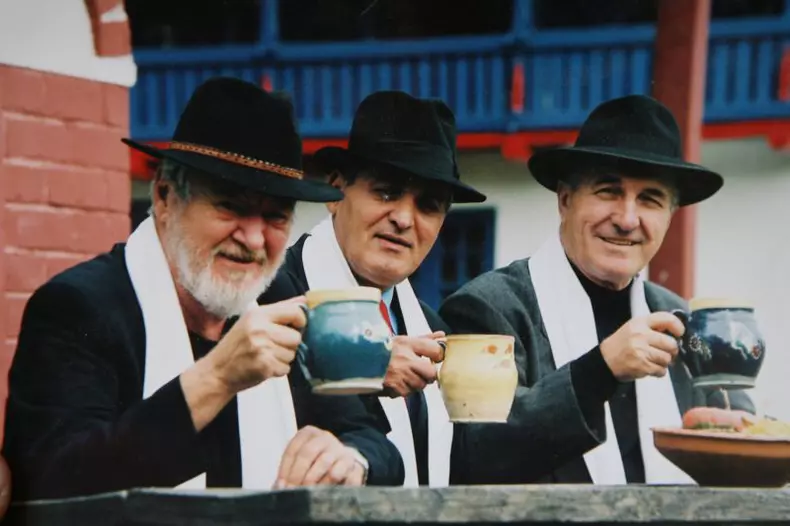 nelu-ploiesteanu-amintiri-din-burta-sarpelui-rosu