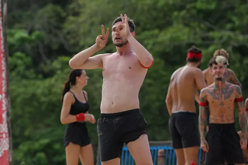 cine-este-stefan-ciuculescu-de-la-survivor-5