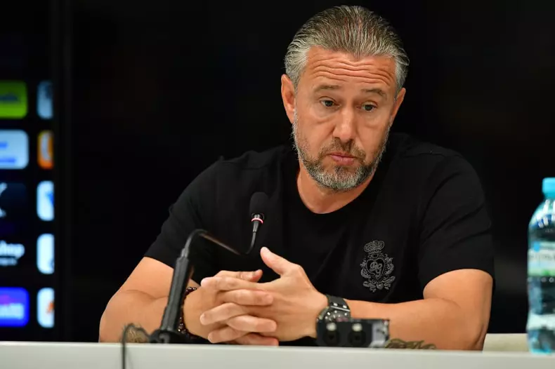 Reghe-a-renuntat-la-verigheta-2