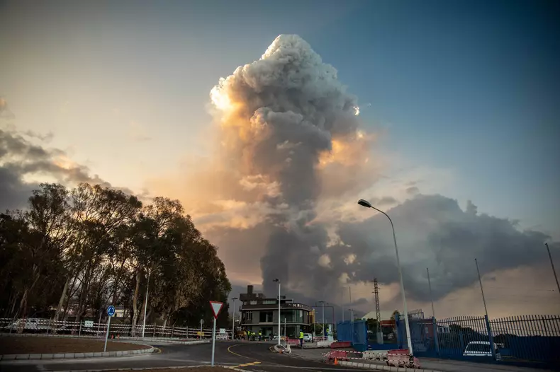 La Palma's Cumbre Vieja Volcano Erupts