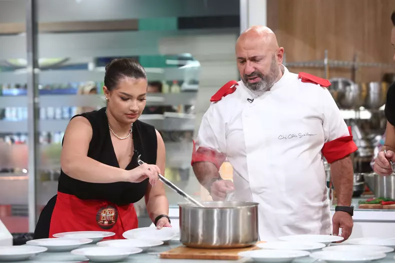 concurenti-asia-express-chefi-la-cutite-5