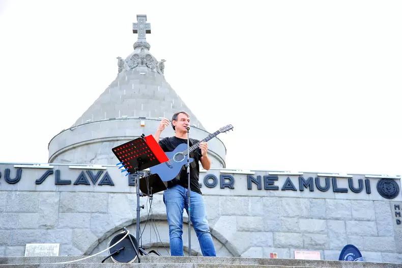 242853916_403788077772662_8216957771195498433_n