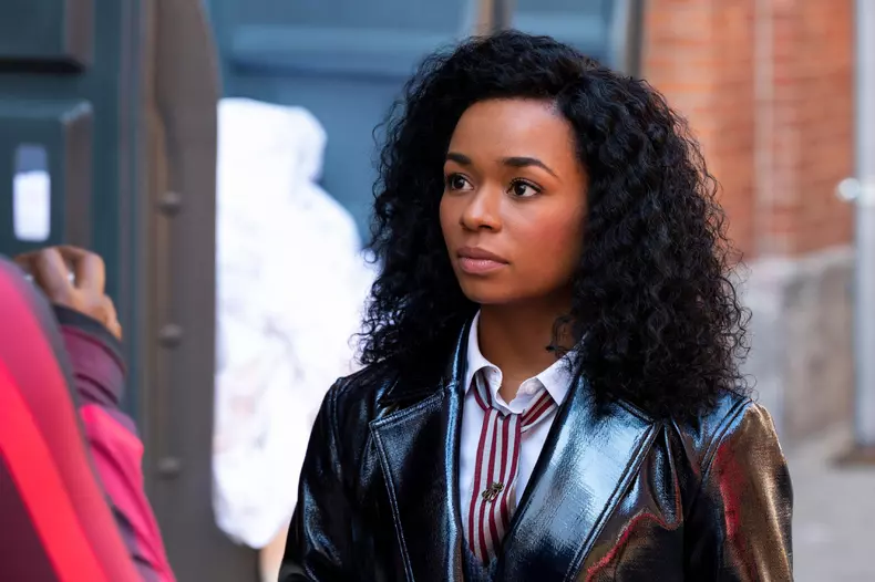 "Inventing Anna" (2022)