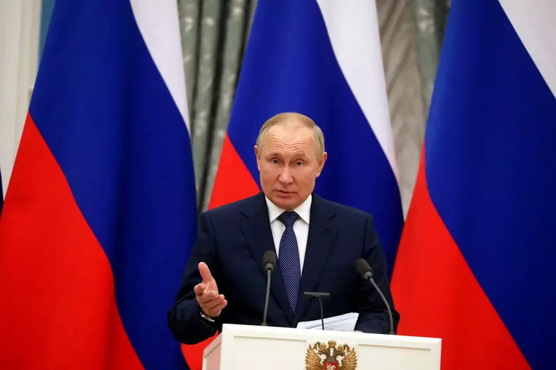 Macron And Putin Hold Joint Press Conference - Moscow