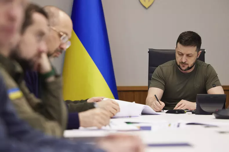 Ukrainian President Zelenskyy Chairs Meeting on the Economy